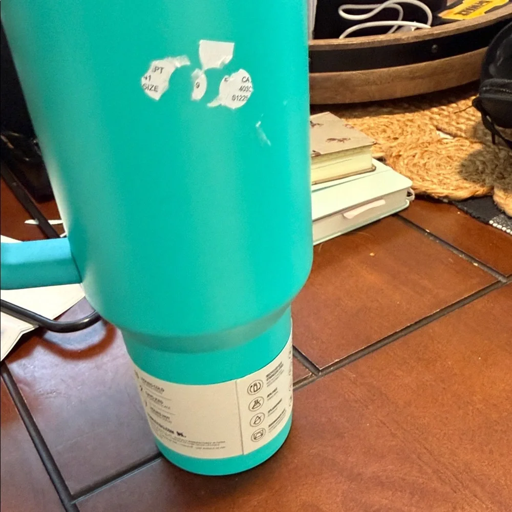 Stanley Quencher H2.0 Tumbler - Vibrant Aqua - Picture 5 of 7